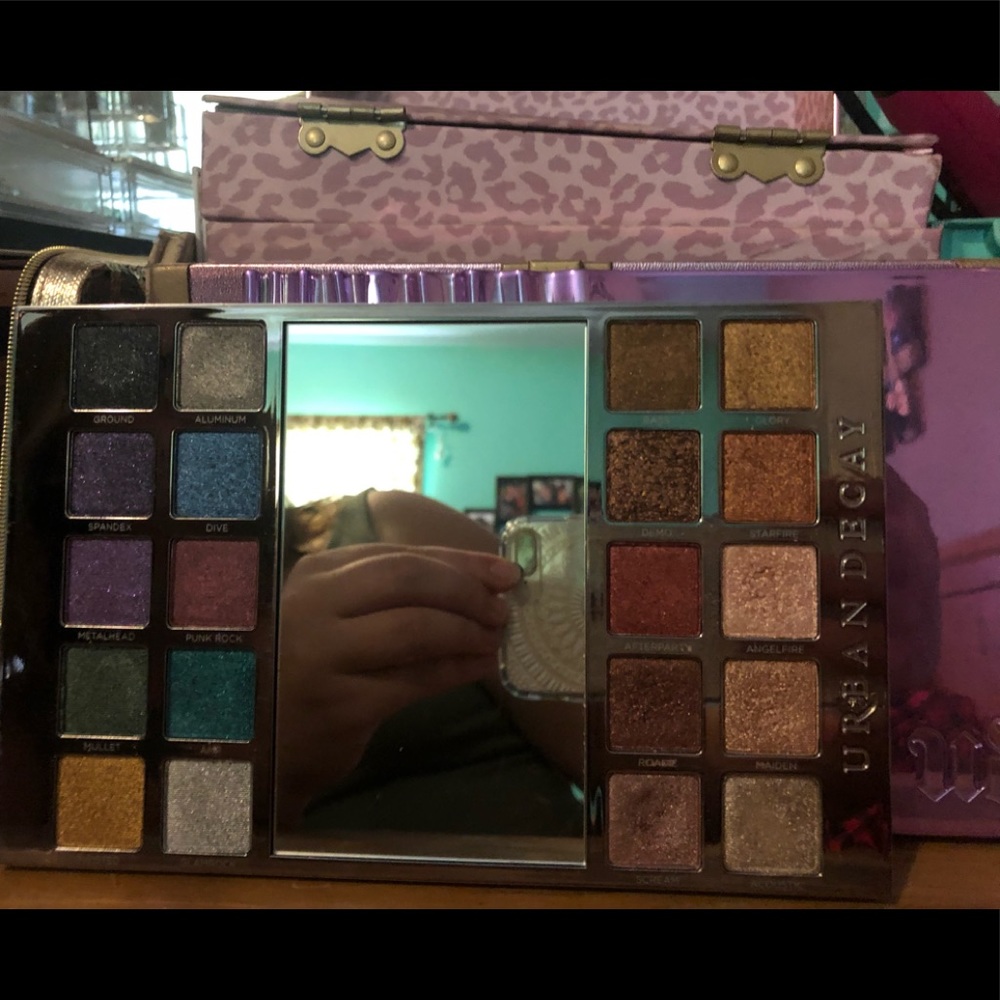 Urban Decay: Beauty with an Edge eyeshadow pallet